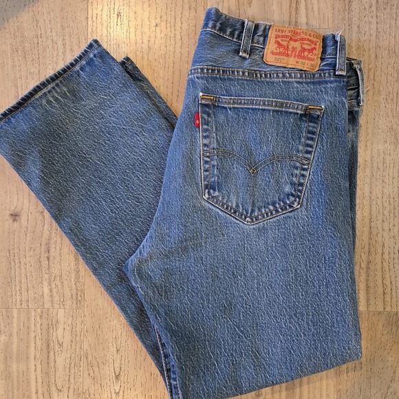 Levi's 501 Mens Denim Jeans W38 L30‎ Button Fly Red Tab Light Wash Straight Leg - Picture 1 of 10